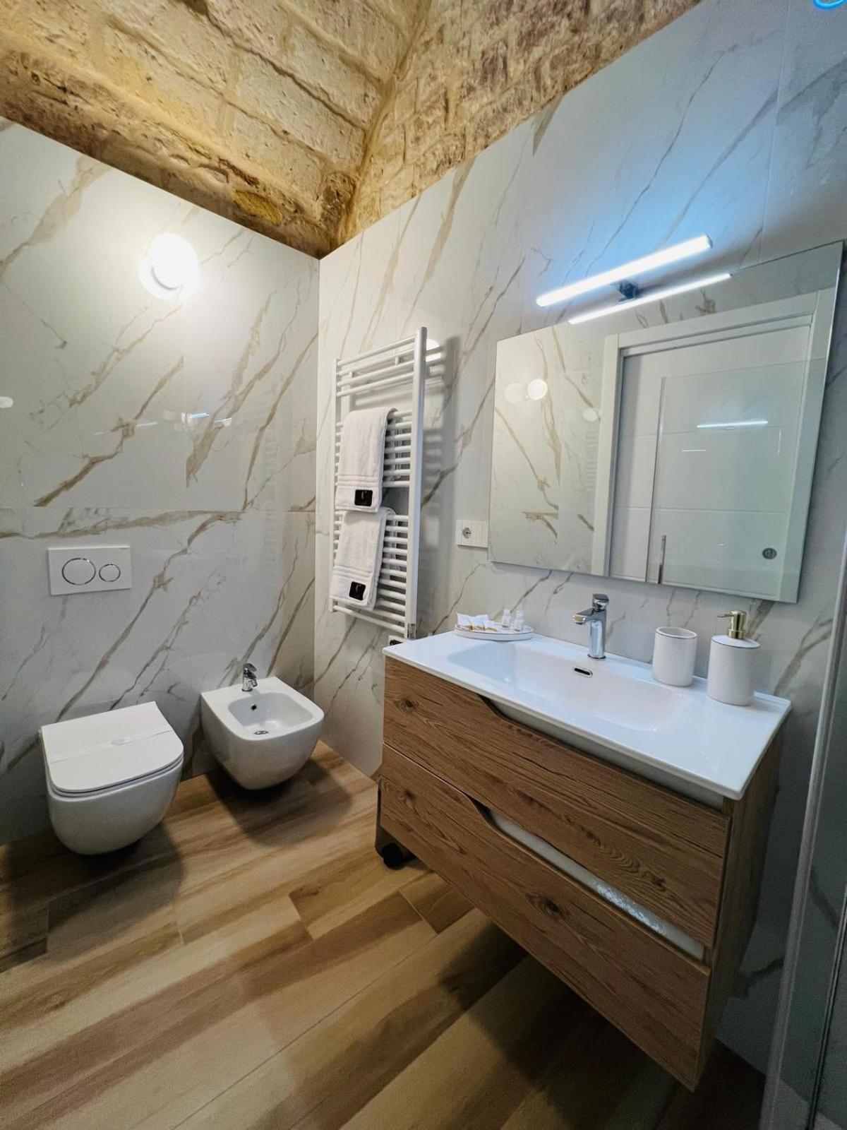 Carola Luxury Room Барі Екстер'єр фото